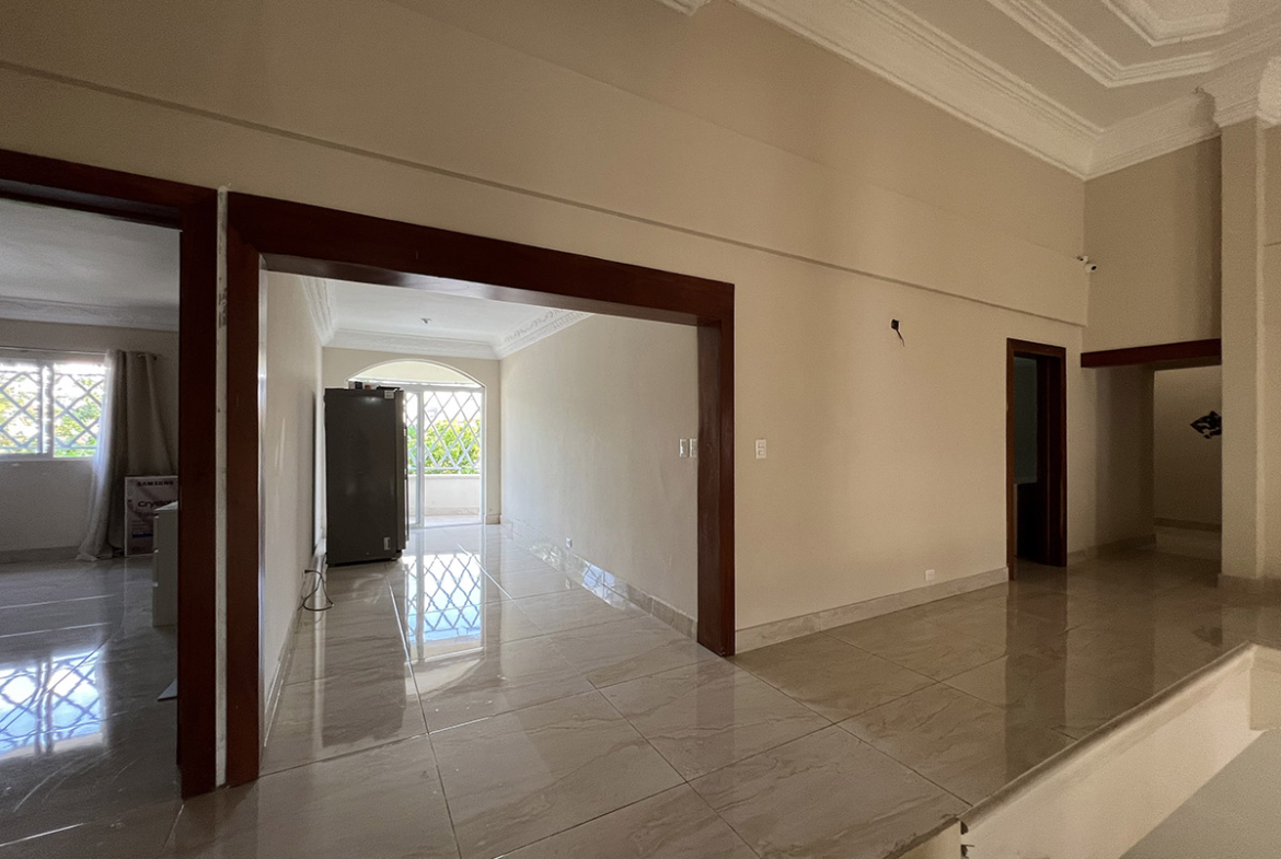 Mejor Casa de Prado Oriental en Veta y Negociable