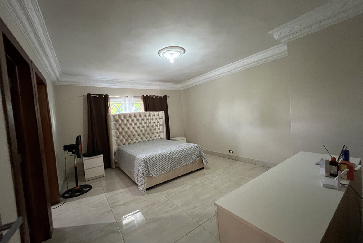 Mejor Casa de Prado Oriental en Veta y Negociable