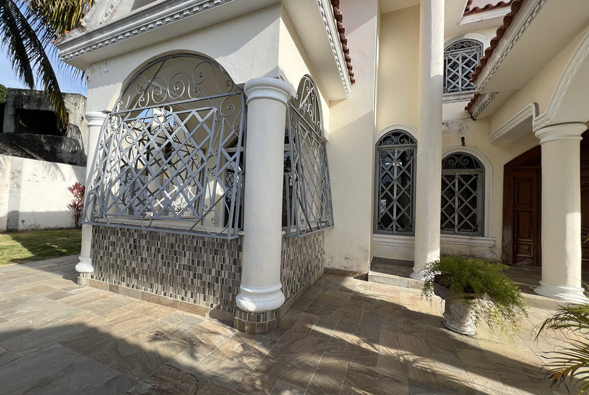 Mejor Casa de Prado Oriental en Veta y Negociable