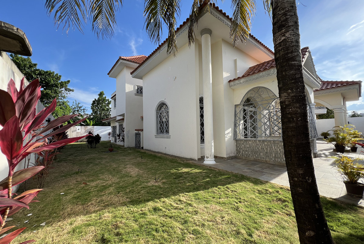 Mejor Casa de Prado Oriental en Veta y Negociable