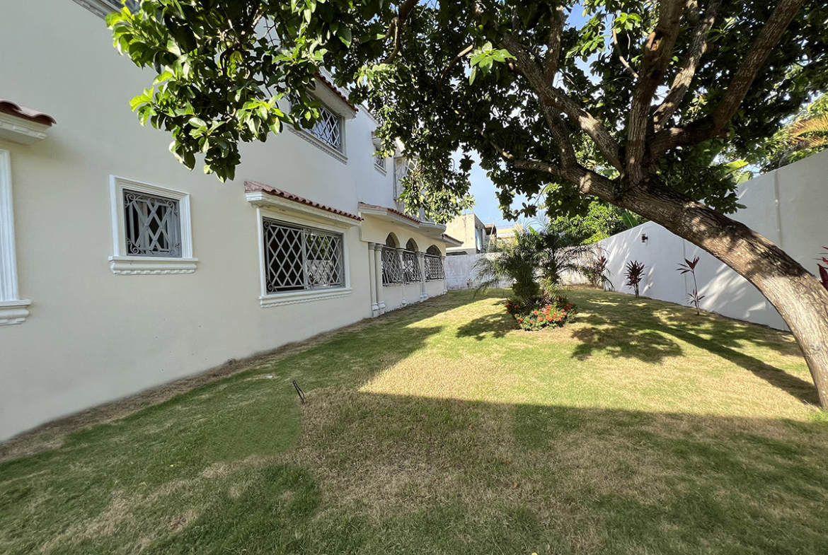 Mejor Casa de Prado Oriental en Veta y Negociable