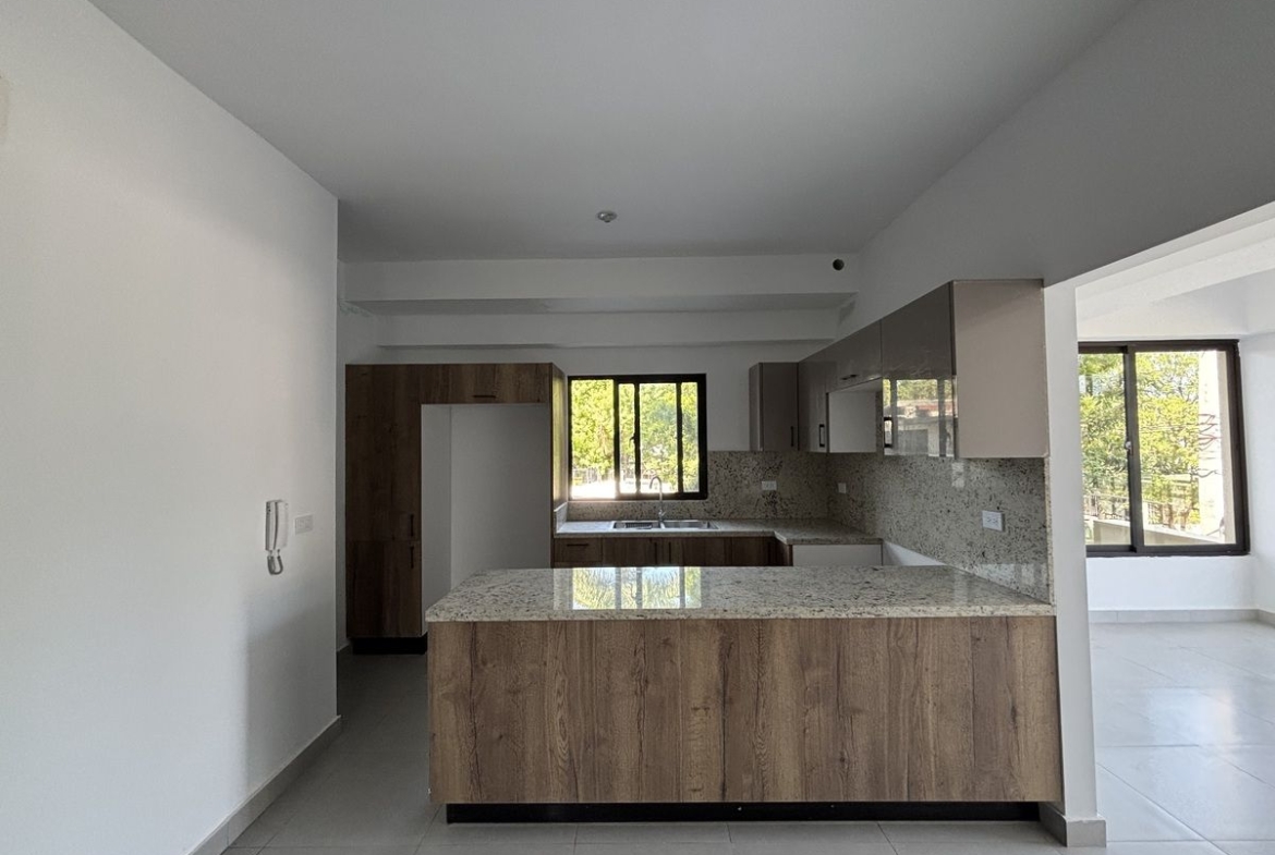 Apartamento con Terraza en Los Prados Distrito Nacional