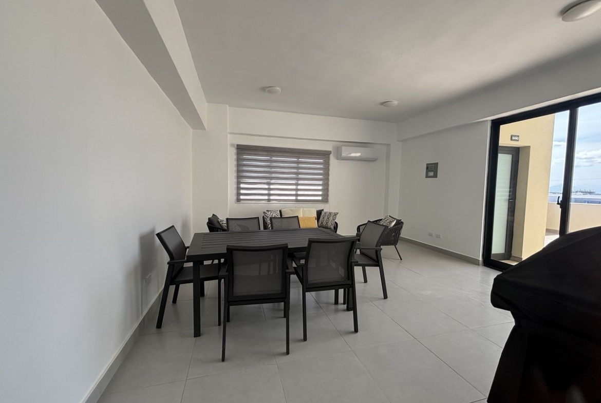 Apartamento con Terraza en Los Prados Distrito Nacional