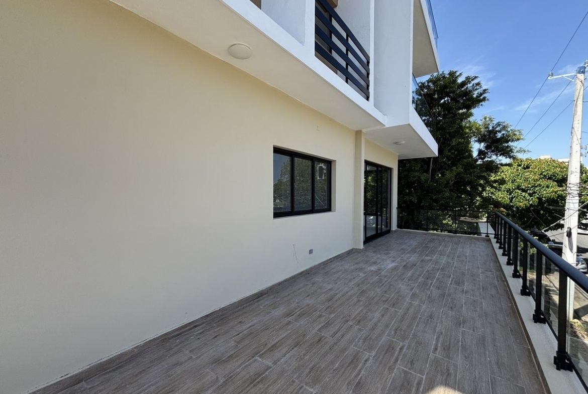 Apartamento con Terraza en Los Prados Distrito Nacional