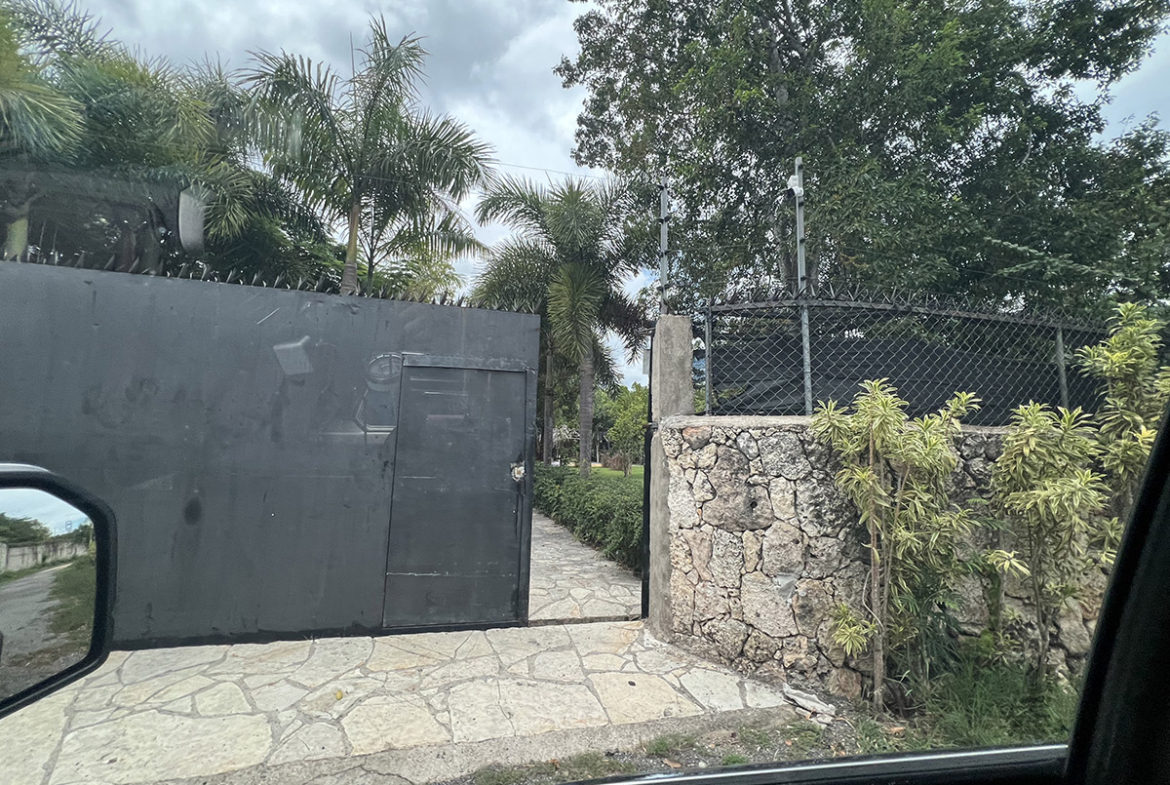 Villa independiente Juan Dolio Zona Guavaberry