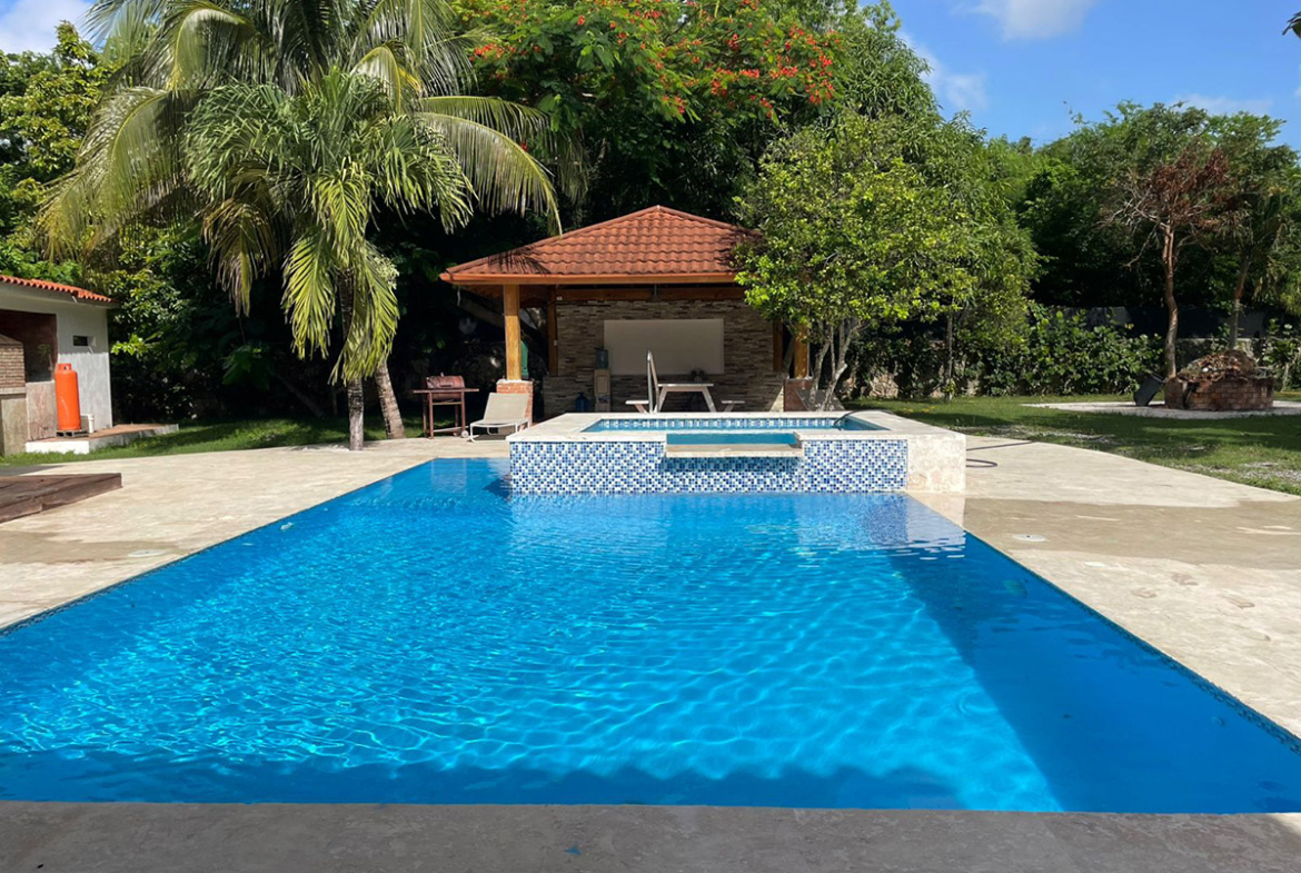 Villa independiente Juan Dolio Zona Guavaberry