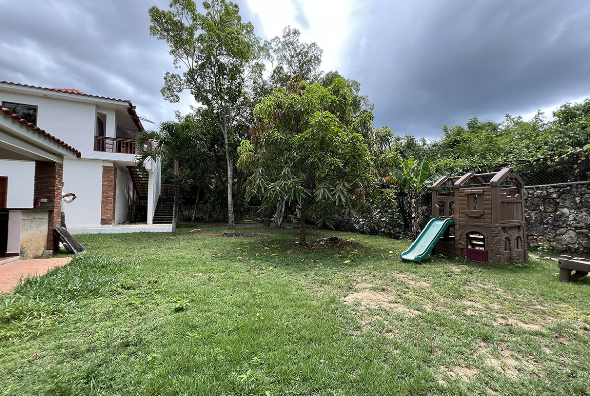 Villa independiente Juan Dolio Zona Guavaberry