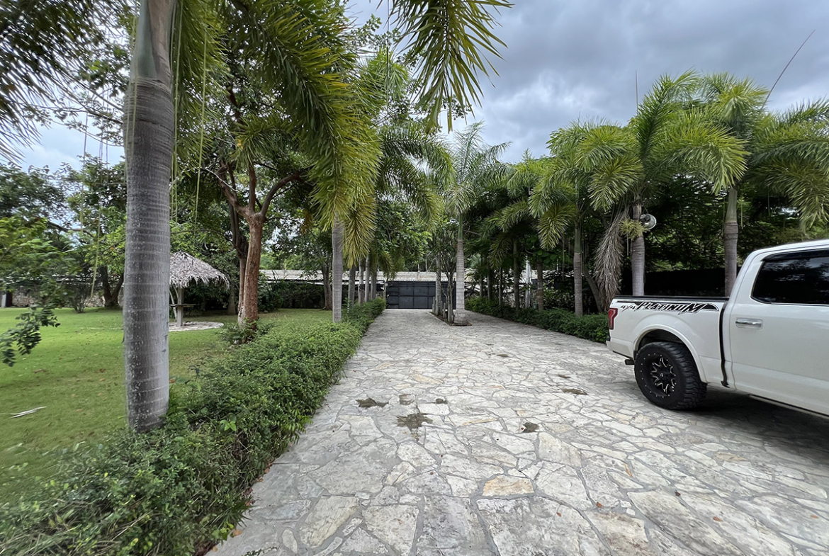 Villa independiente Juan Dolio Zona Guavaberry