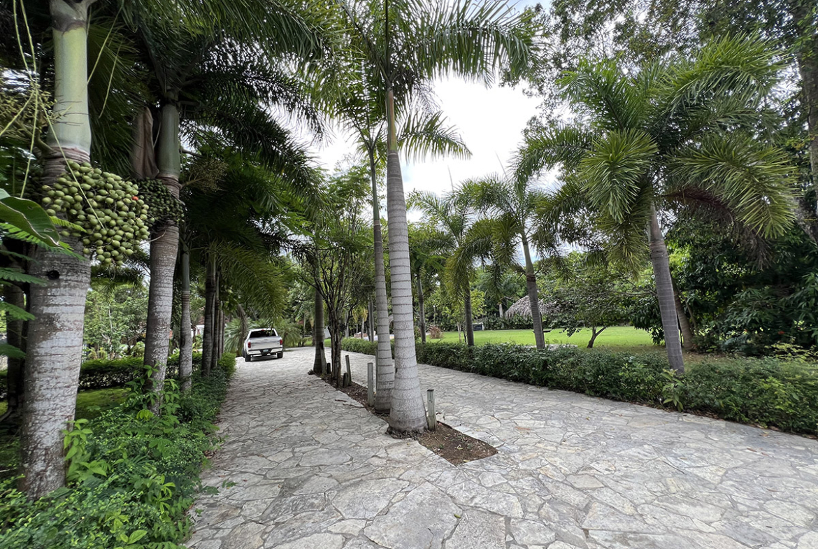 Villa independiente Juan Dolio Zona Guavaberry