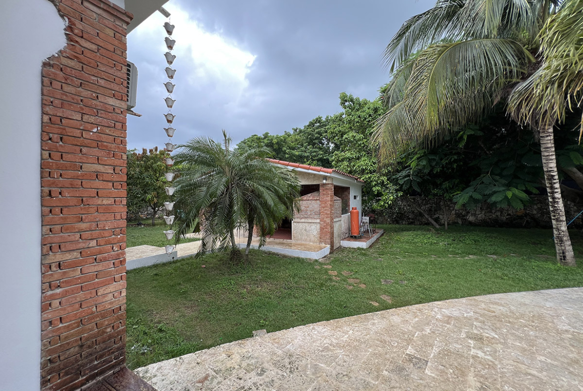 Villa independiente Juan Dolio Zona Guavaberry