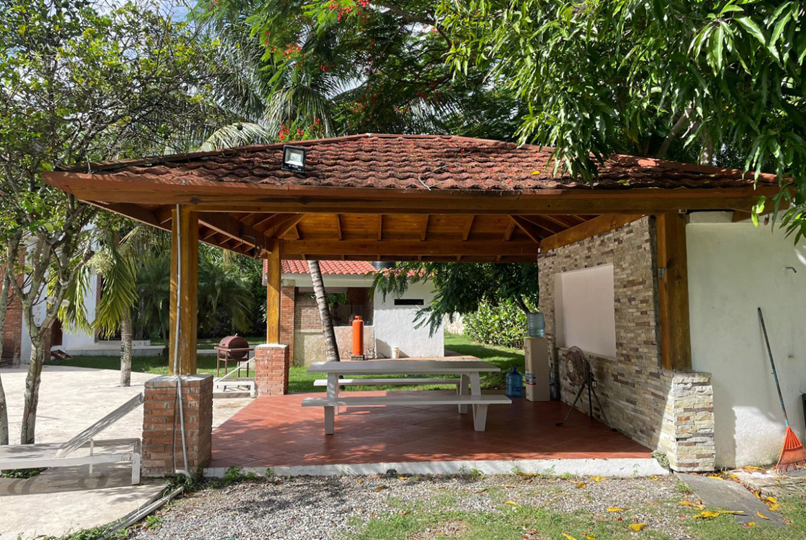 Villa independiente Juan Dolio Zona Guavaberry