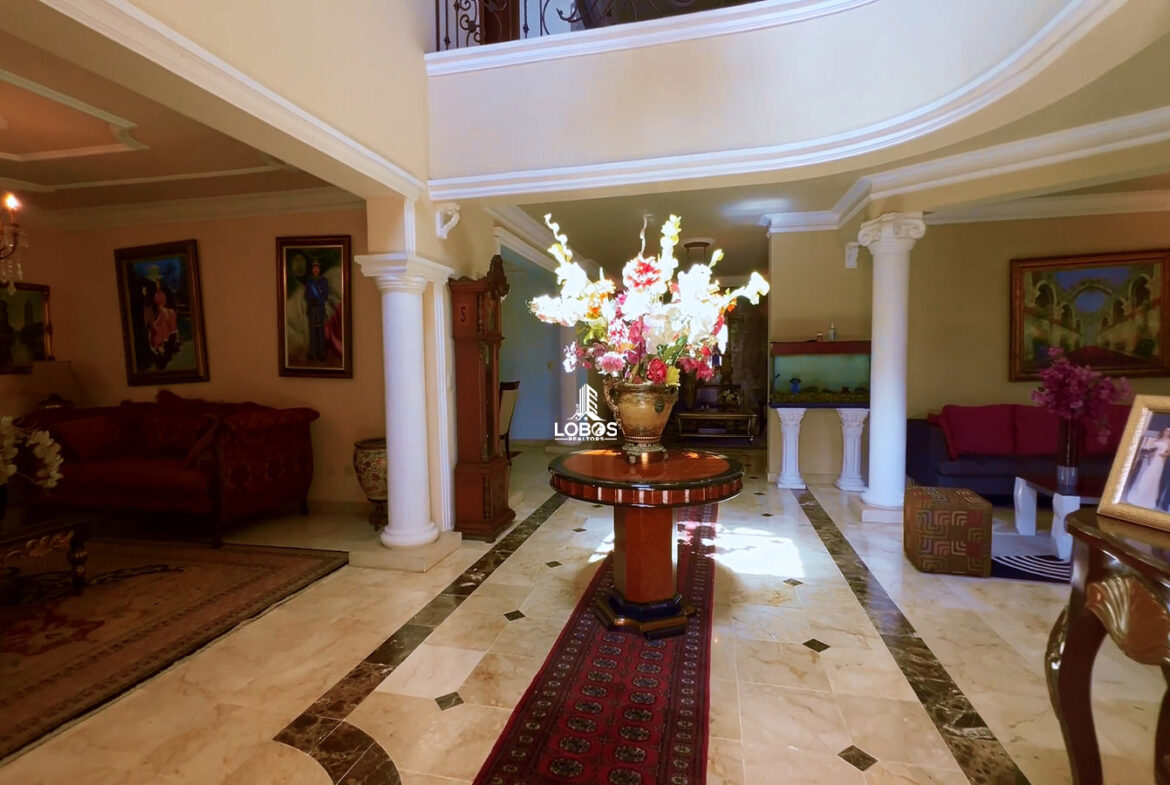 Masion en Prado Oriental con Estilo Italiano