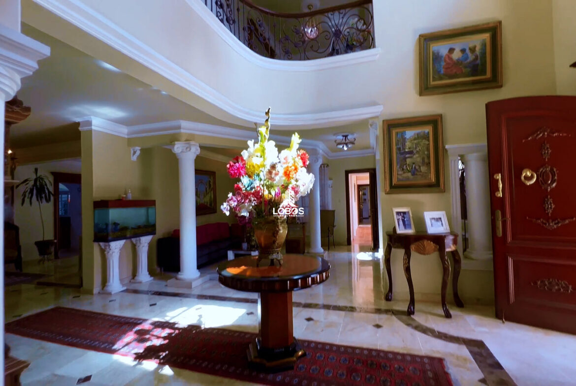 Masion en Prado Oriental con Estilo Italiano