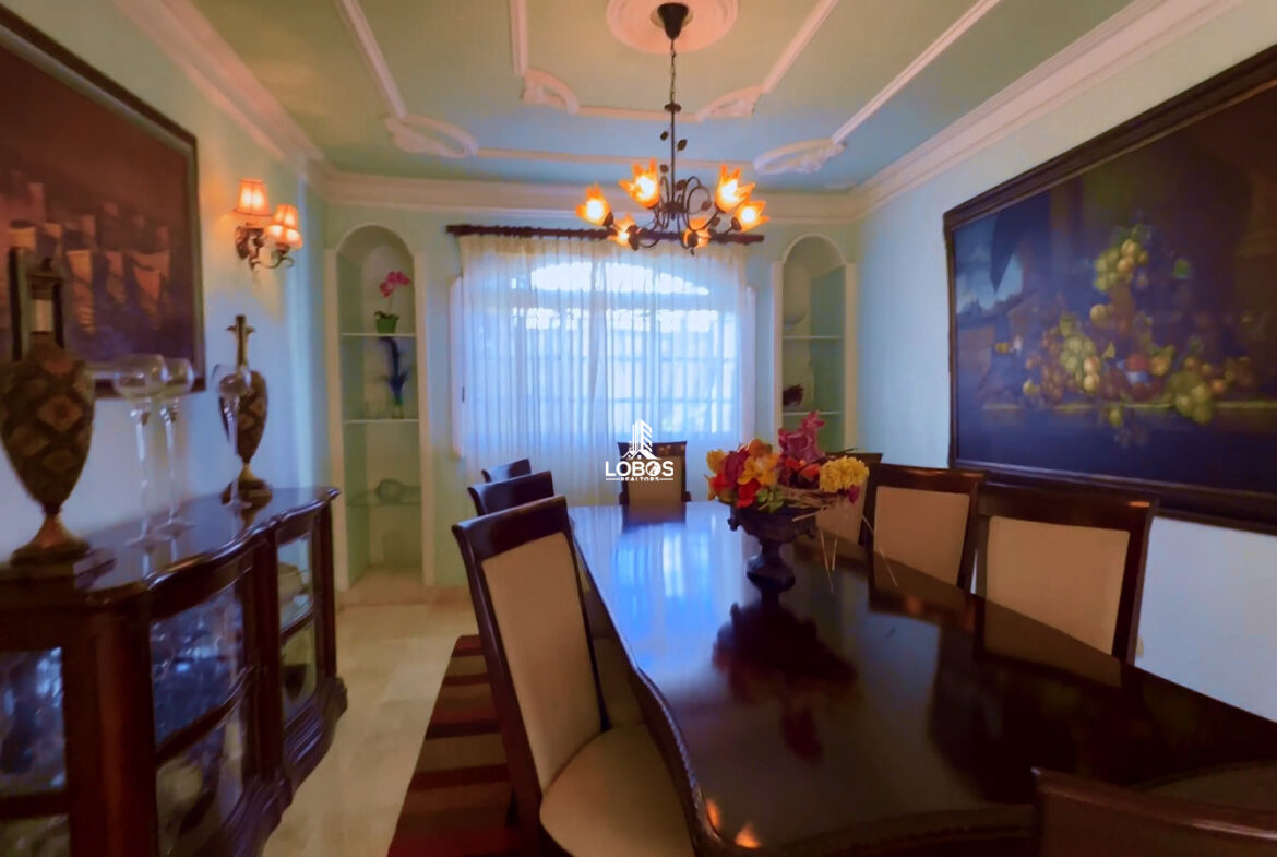 Masion en Prado Oriental con Estilo Italiano