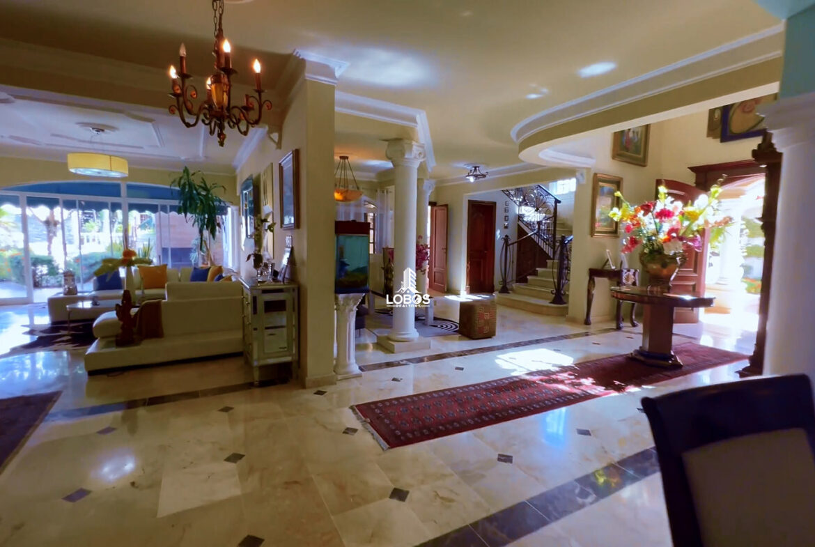 Masion en Prado Oriental con Estilo Italiano