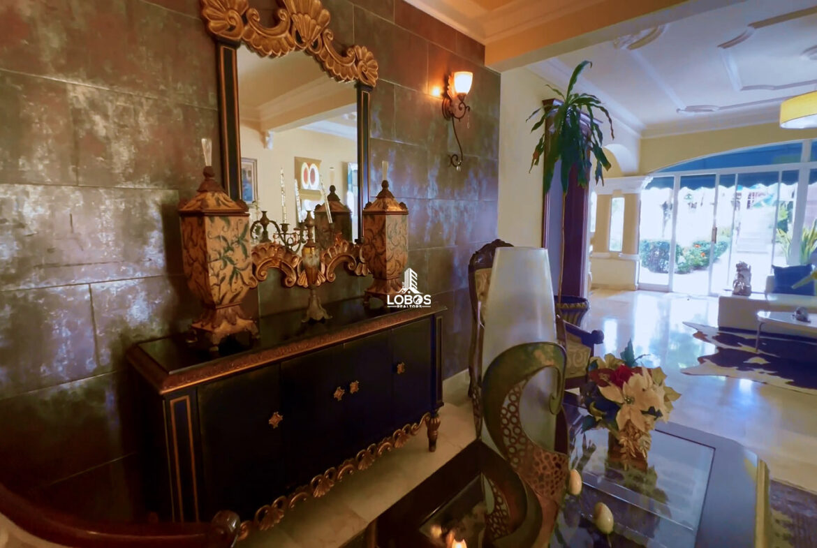 Masion en Prado Oriental con Estilo Italiano