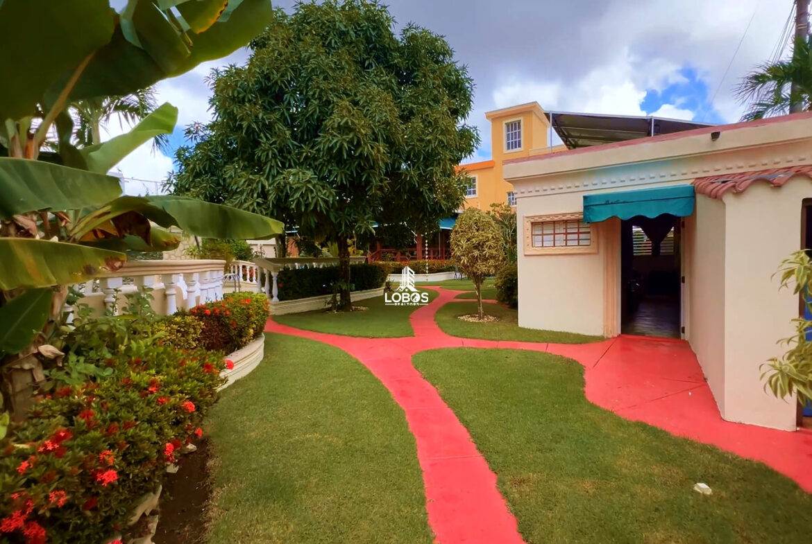 Masion en Prado Oriental con Estilo Italiano
