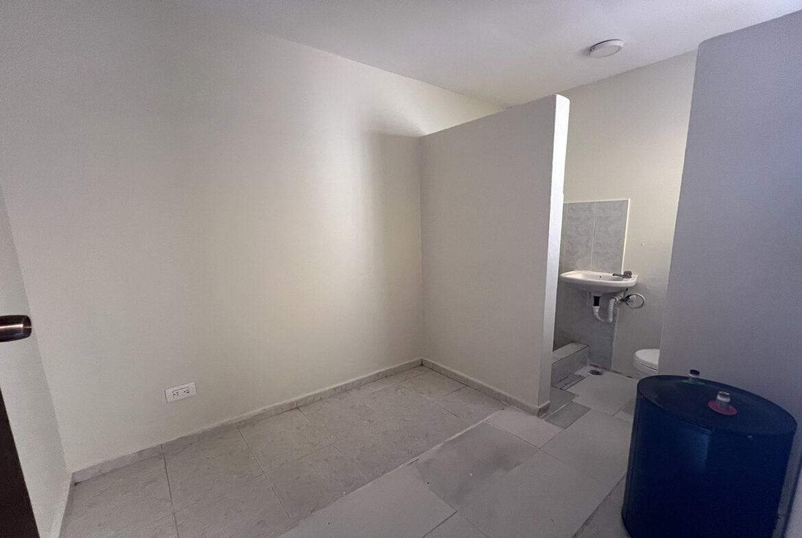 Casa Remodelada en La Urbanización Italia