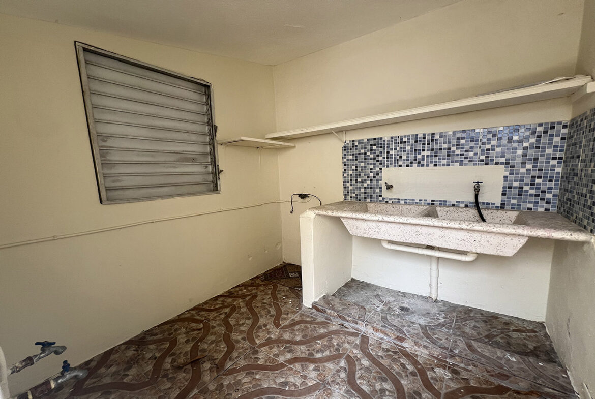 Casa Remodelada en La Urbanización Italia